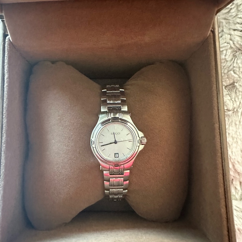 Gucci Women’s Watch 9045 YA090520